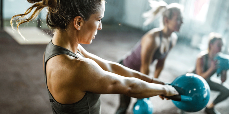 Prawidłowa technika kettlebell swing