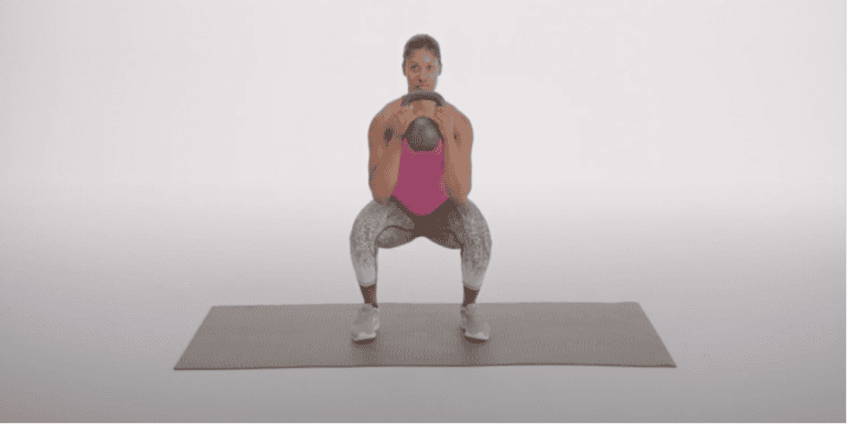 przysiad z kettlebell