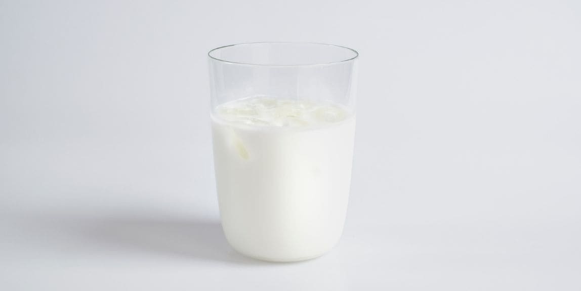 Mleko w sporcie: wady i zalety