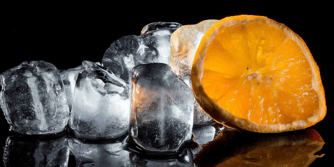 Jedzenie lodu wspomaga redukcję. Np. pomarańcza z lodem.